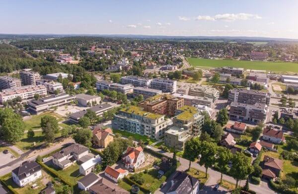 Flyfoto over Sentrumshagene på Ås. Boligprosjektet er illustrert inn.